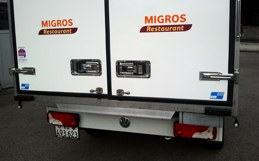 Vehicules Isothermes Et Frigorifiques Arriere Camion Frigorifique Migros Carrosserie Sensi